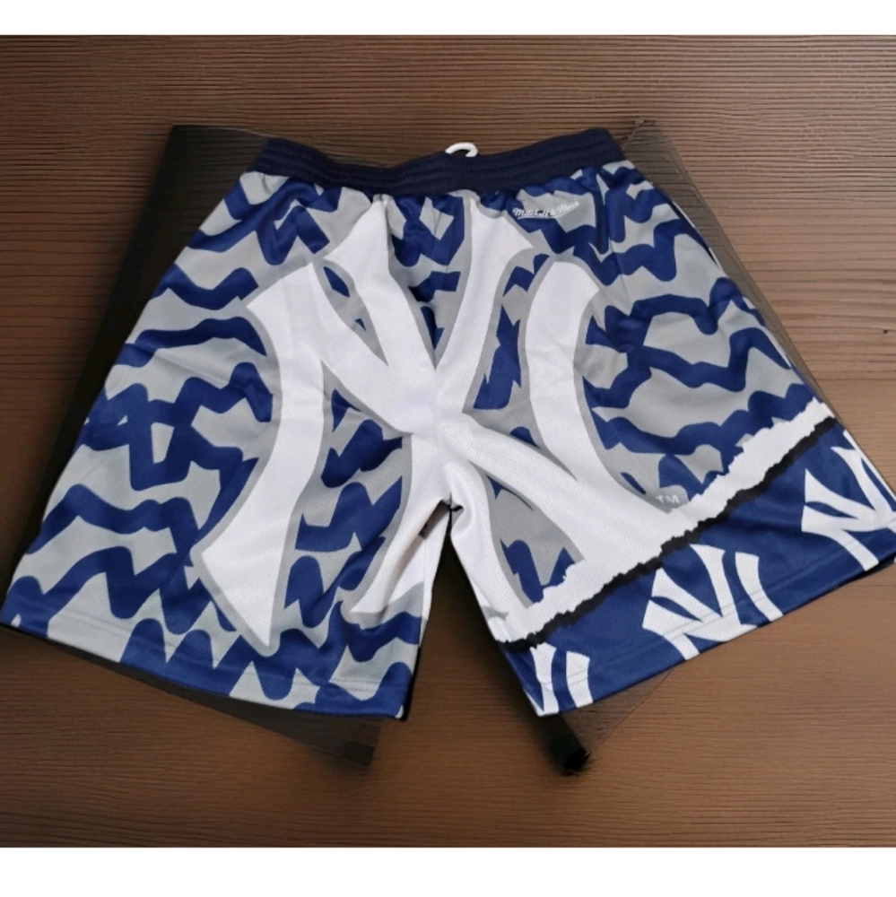 Mitchell & Ness New York Yankees Jumbotron 2.0 Sublimated Shorts Men's NWT - Picture 6 of 8